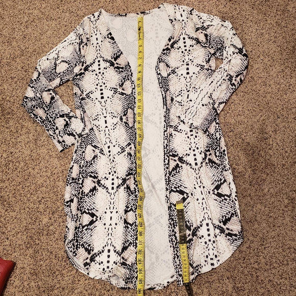 LARGE LEFT NWT Snake Skin Cardigan Open Long - Picture 13 of 14